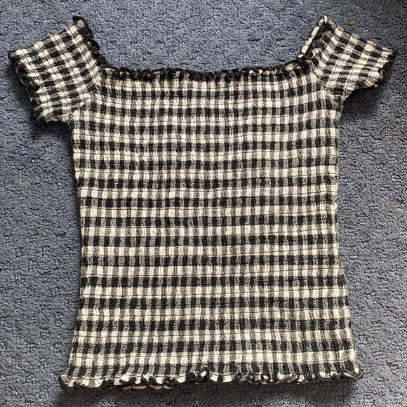 Hollister Tops - hollister cropped off the shoulder plaid crop top